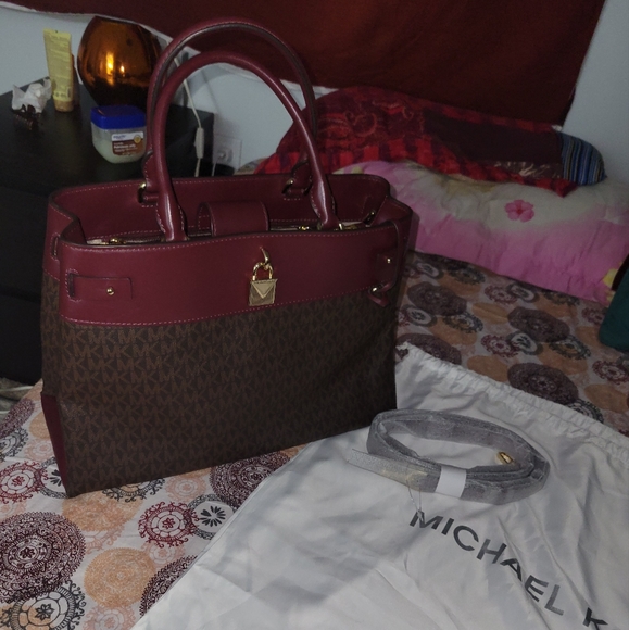 MICHAEL Michael Kors Gramercy Large Logo Satchel - Picture 7 of 7